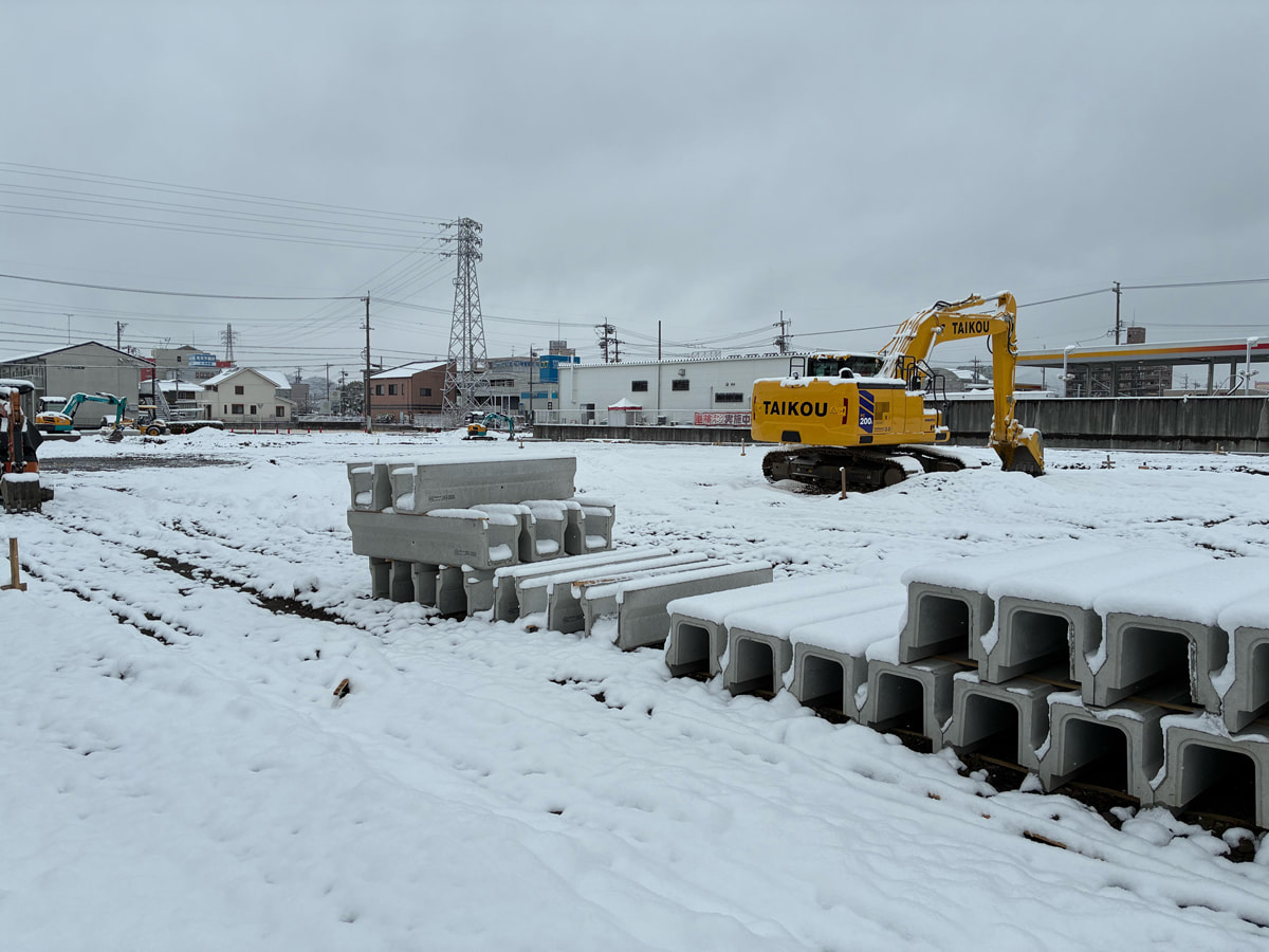 造成地も静かな雪景色
